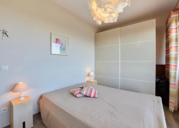 Lecomte - Sky & Sea Loft 208